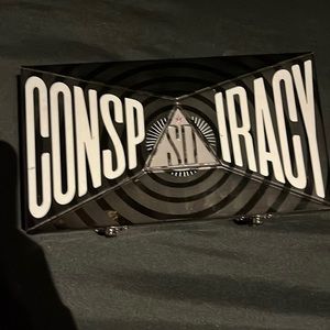 Morphe conspiracy pallet Shawn Dawson x Jeffery star